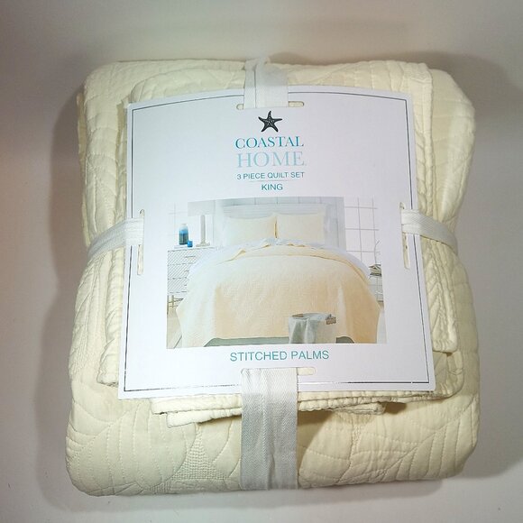 King size quilt set with blanket and pillow cases by coastal home palm trees - Picture 1 of 6